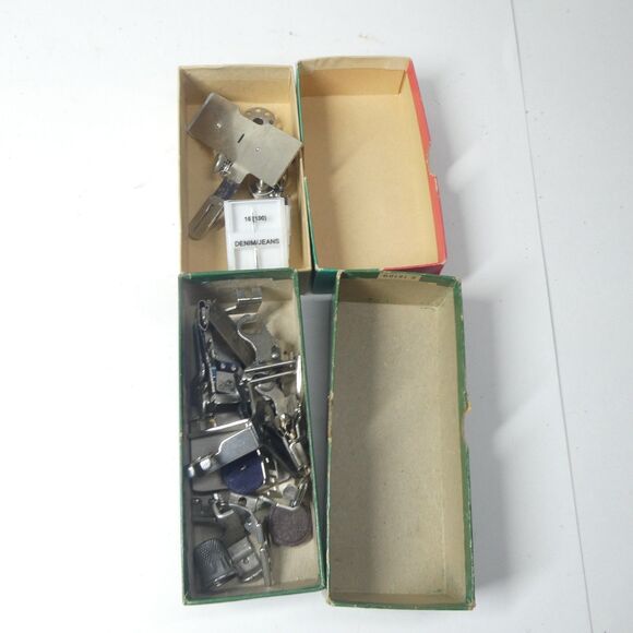 Singer Sewing Machine Attachments Lot w/Boxes Vintage For Class 301 160623 - Picture 4 of 6